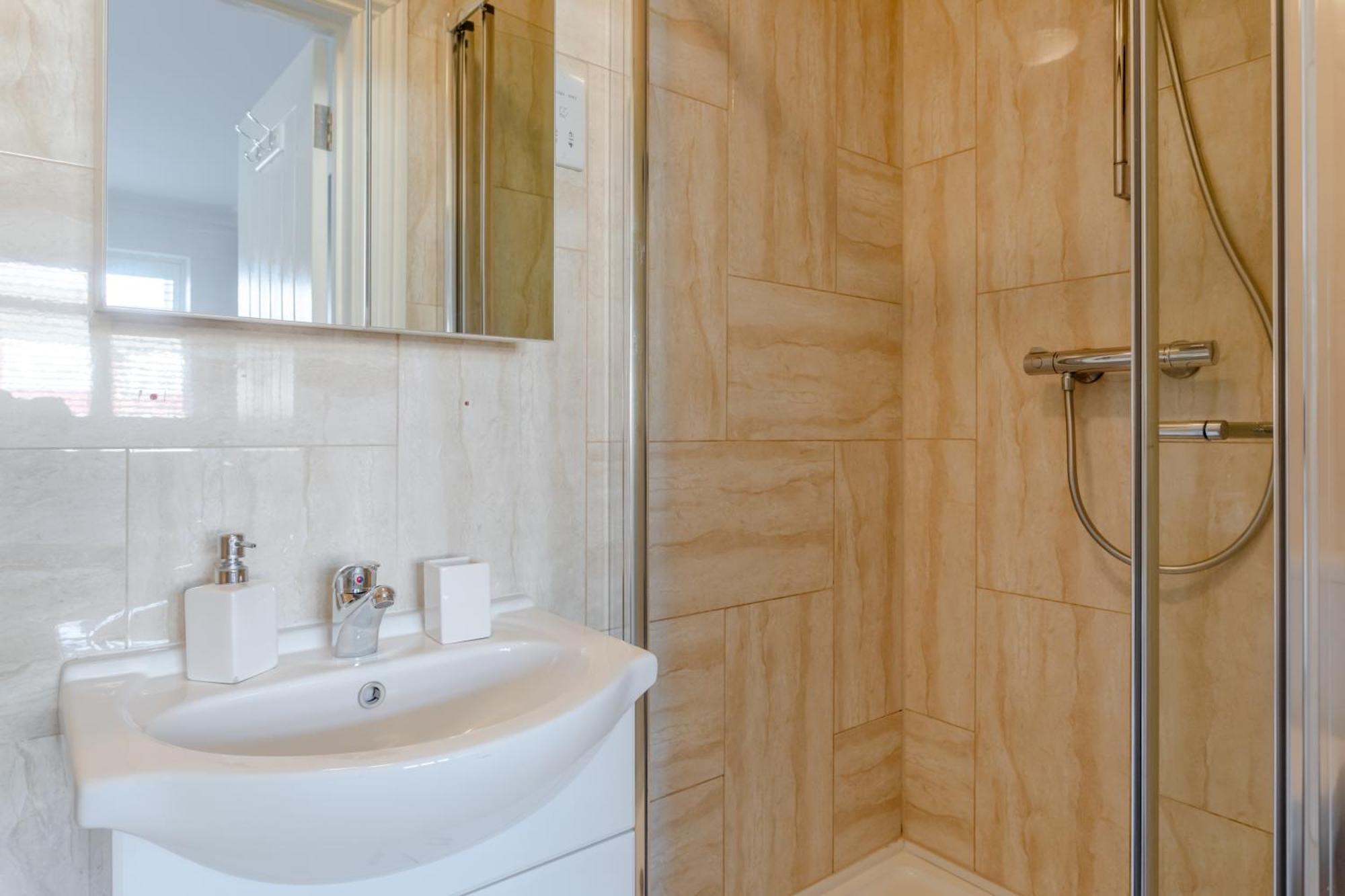 Apple House Wembley Hotell Barnet Exteriör bild